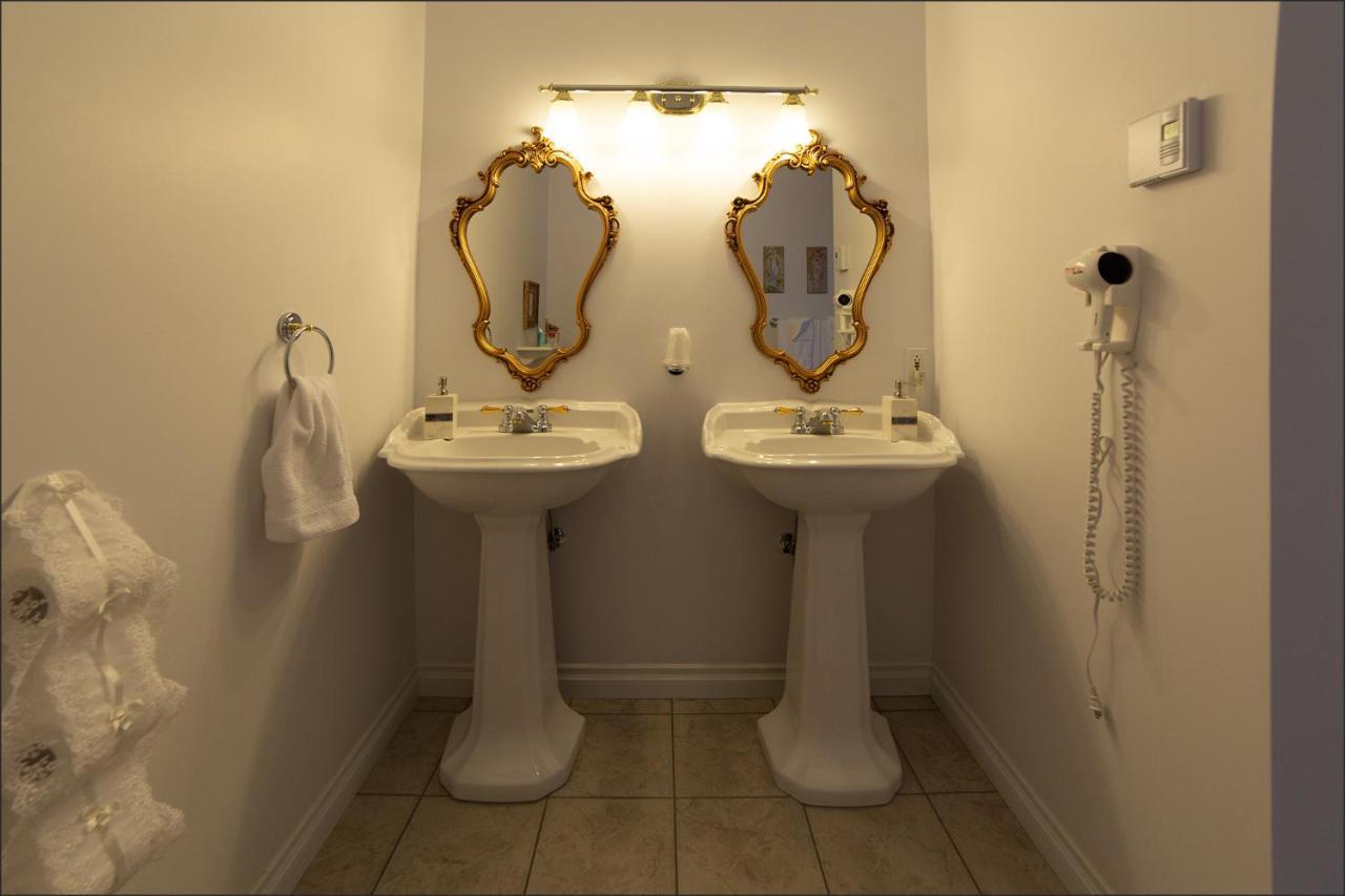 Bed and Breakfast Au Coeur De Saint-Sauveur Экстерьер фото