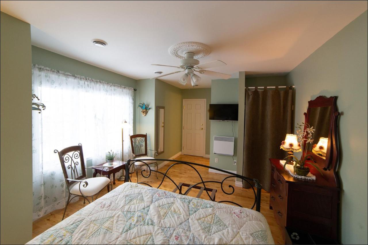 Bed and Breakfast Au Coeur De Saint-Sauveur Экстерьер фото